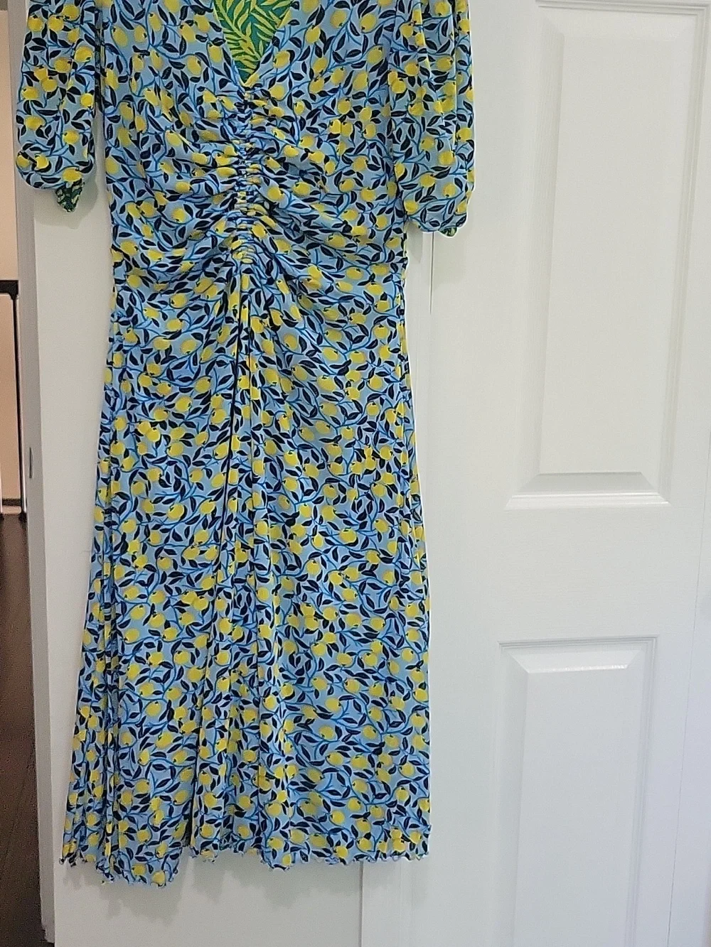 Diane Von Furstenberg Women’s Ruched V-Neck Dress - Reversible - Picture 6 of 10